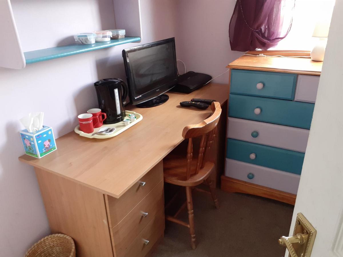 Home From Home Single Or Double Room Netflix Or Virgin Tv Wifi & Free Parking Poole Luaran gambar
