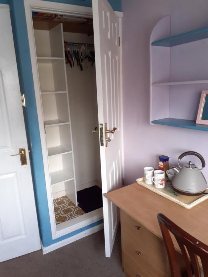 Home From Home Single Or Double Room Netflix Or Virgin Tv Wifi & Free Parking Poole Luaran gambar
